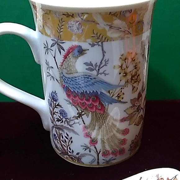 Beautiful Delton Fine Porcelain Mug with Porcelain Spoon - Picture 3 of 8
